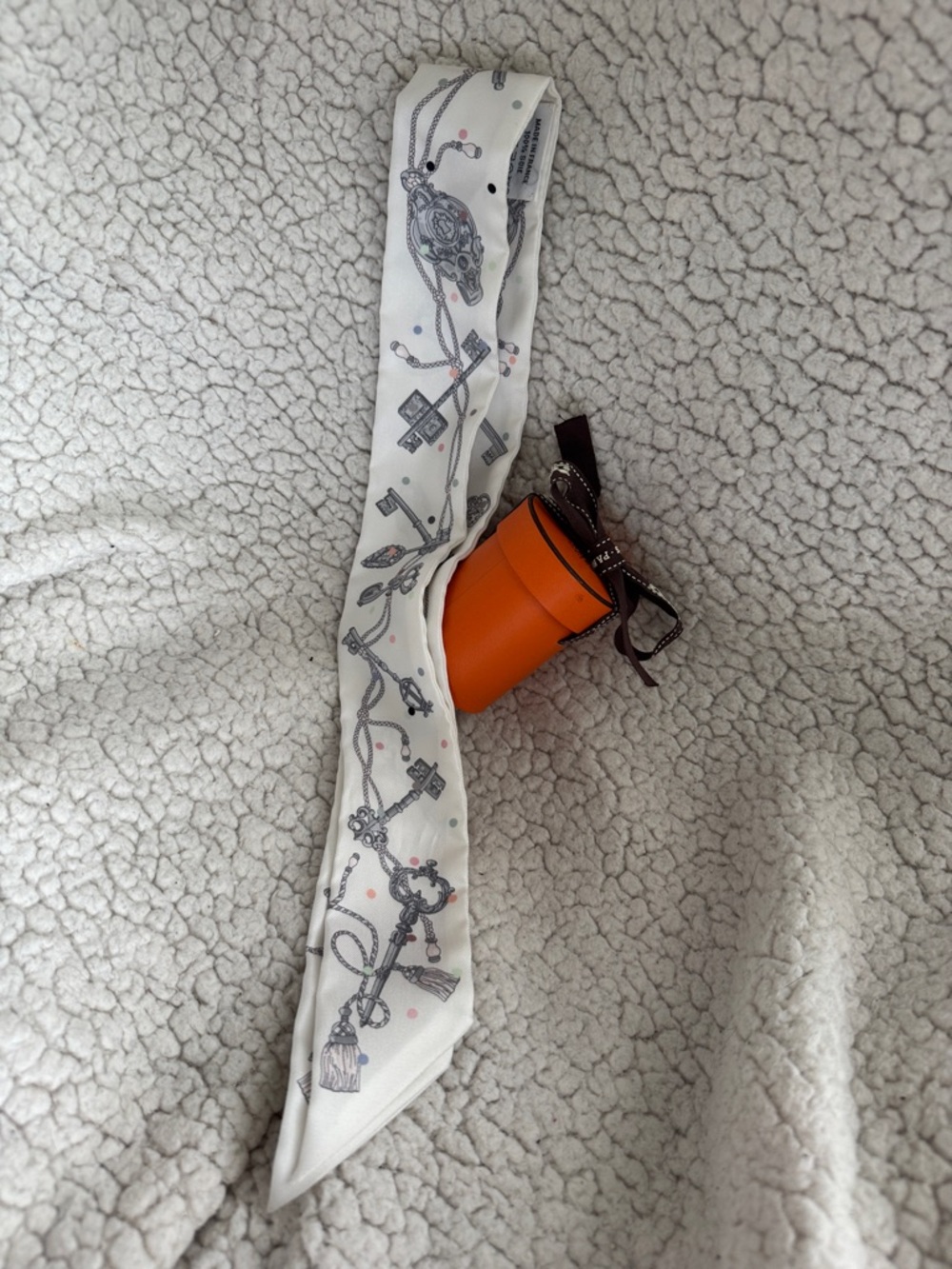 Hermès Paris Les Cles A Pois Twilly white, gray and pink dots - Picture 2 of 7